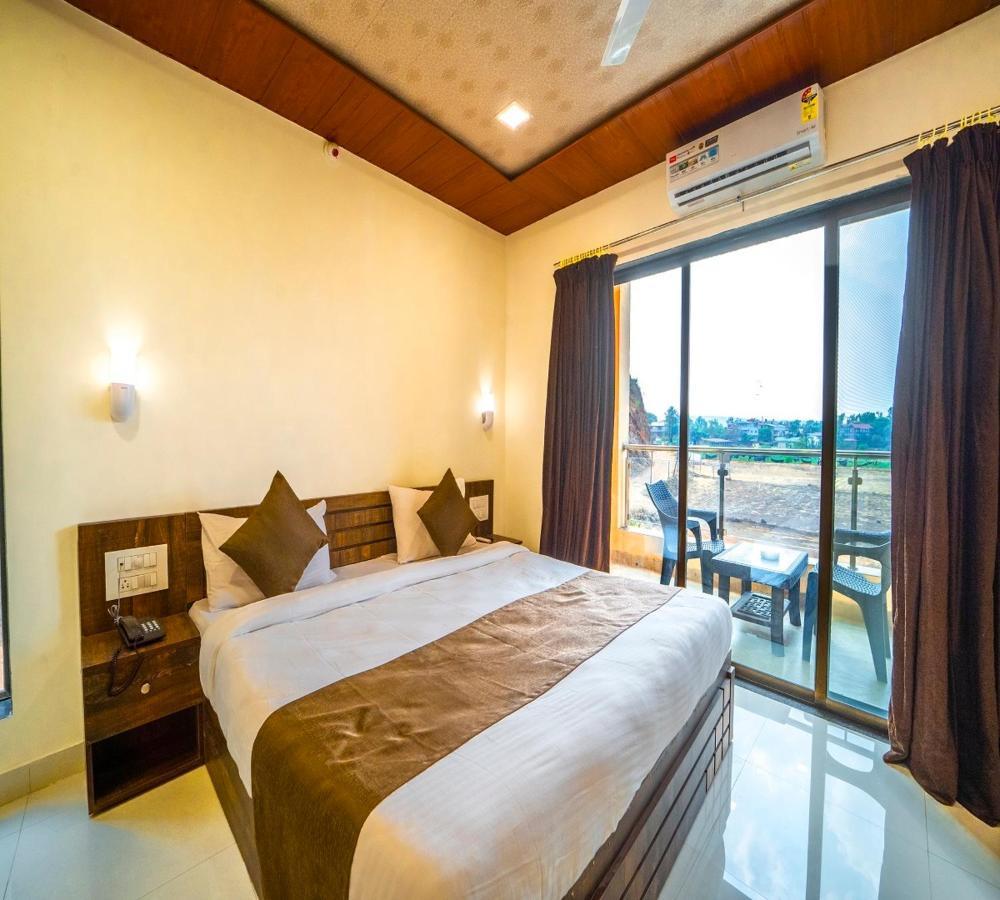 Vrindavan Resort มหาบาเลชวาร์ ภายนอก รูปภาพ