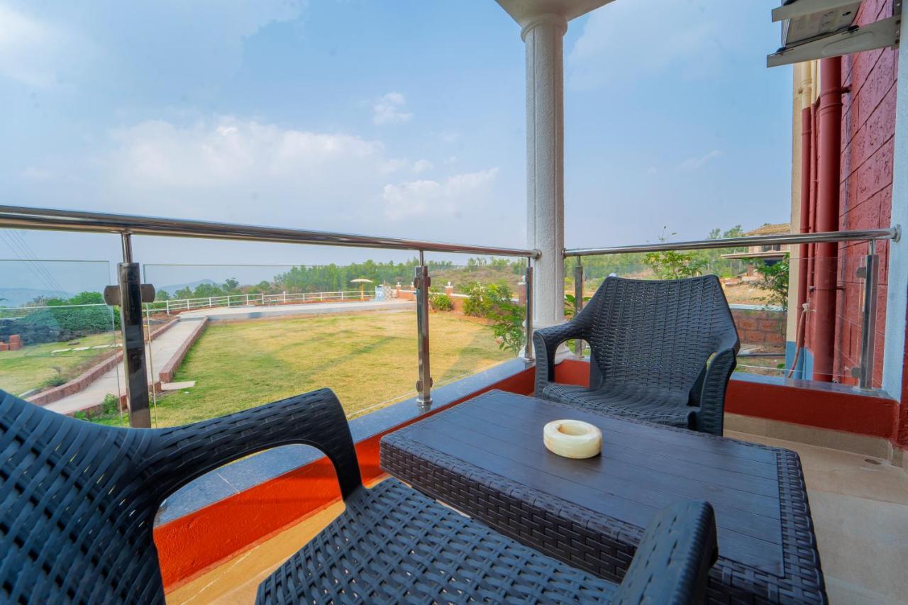 Vrindavan Resort มหาบาเลชวาร์ ภายนอก รูปภาพ