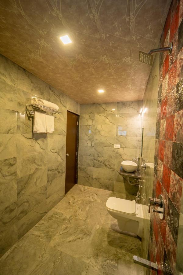 Vrindavan Resort มหาบาเลชวาร์ ภายนอก รูปภาพ