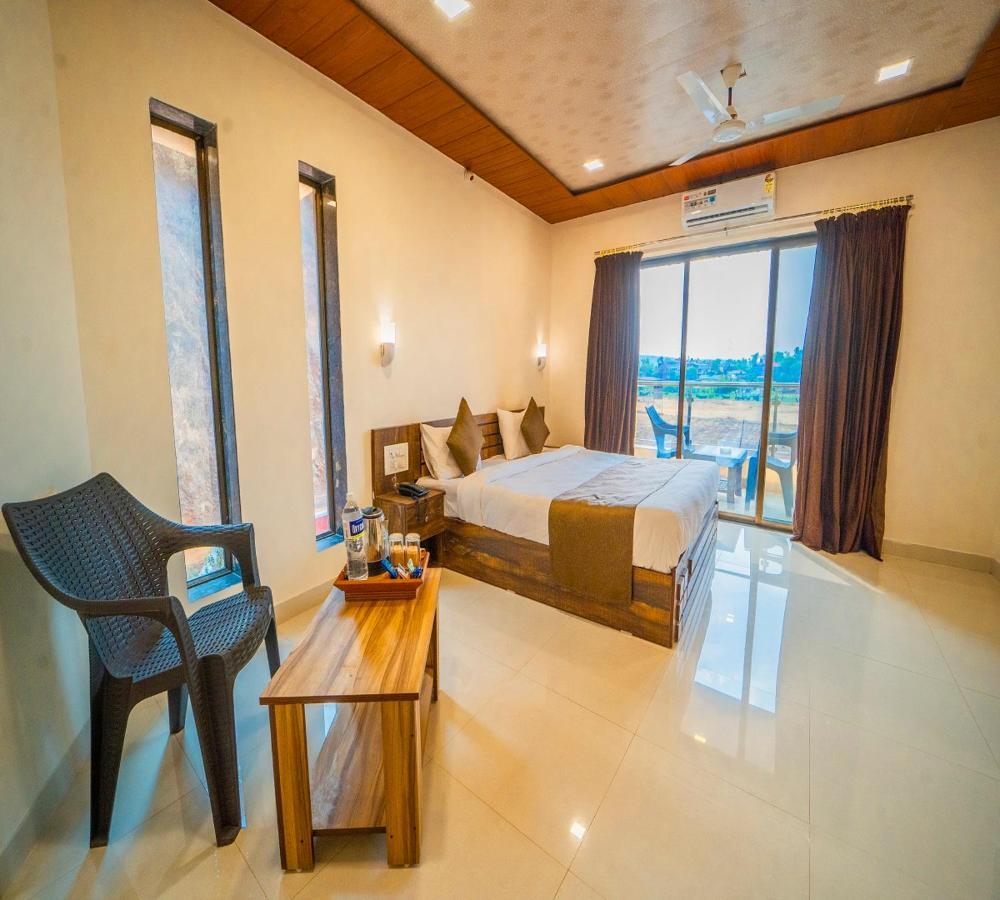 Vrindavan Resort มหาบาเลชวาร์ ภายนอก รูปภาพ