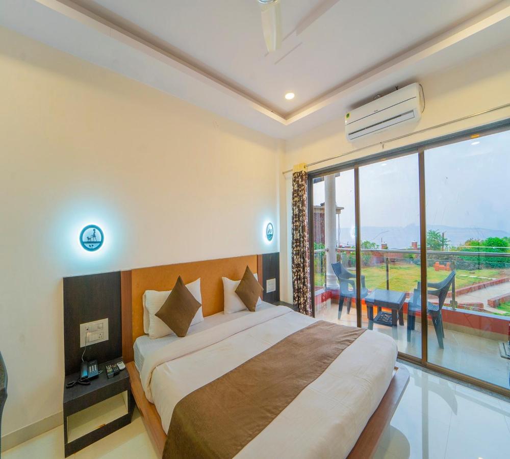 Vrindavan Resort มหาบาเลชวาร์ ภายนอก รูปภาพ
