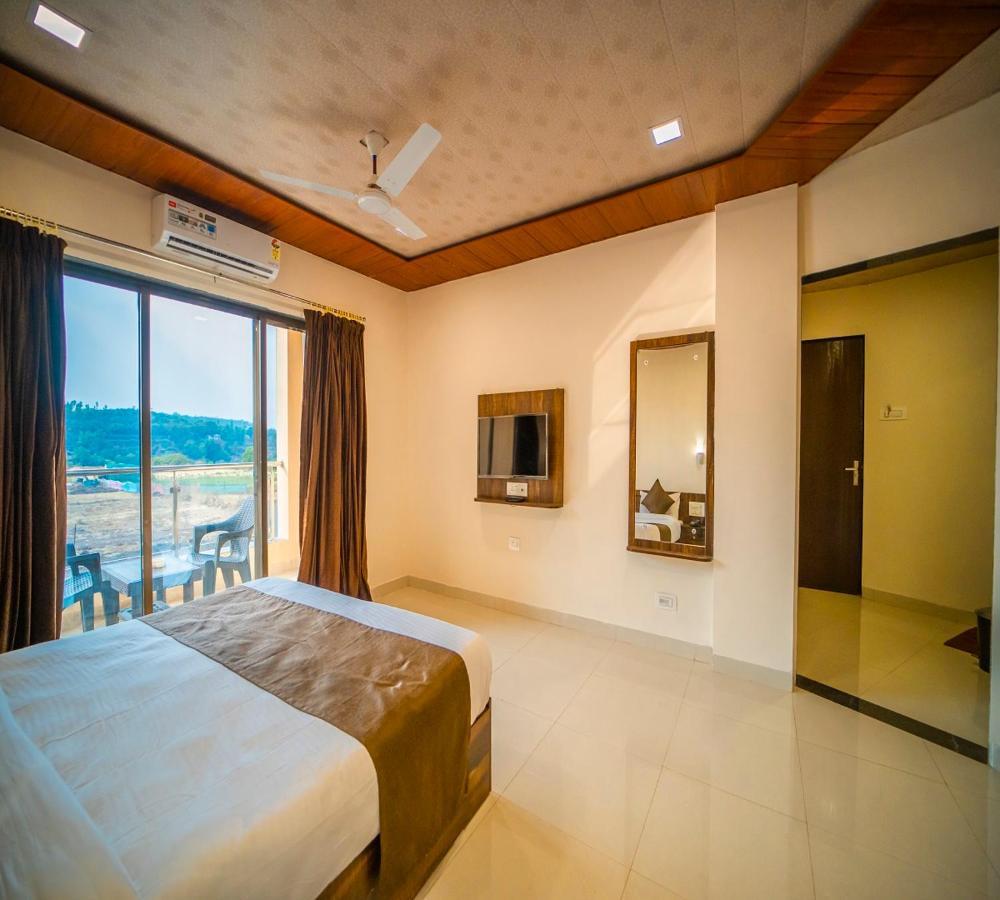 Vrindavan Resort มหาบาเลชวาร์ ภายนอก รูปภาพ