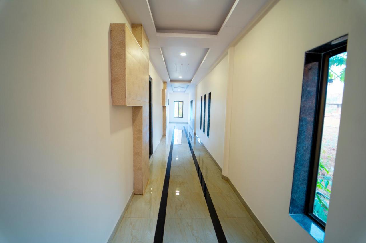 Vrindavan Resort มหาบาเลชวาร์ ภายนอก รูปภาพ