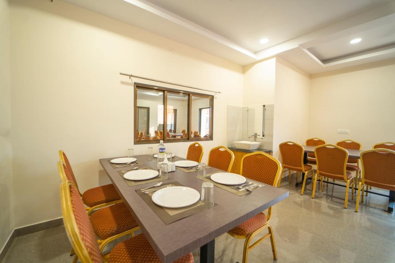 Vrindavan Resort มหาบาเลชวาร์ ภายนอก รูปภาพ